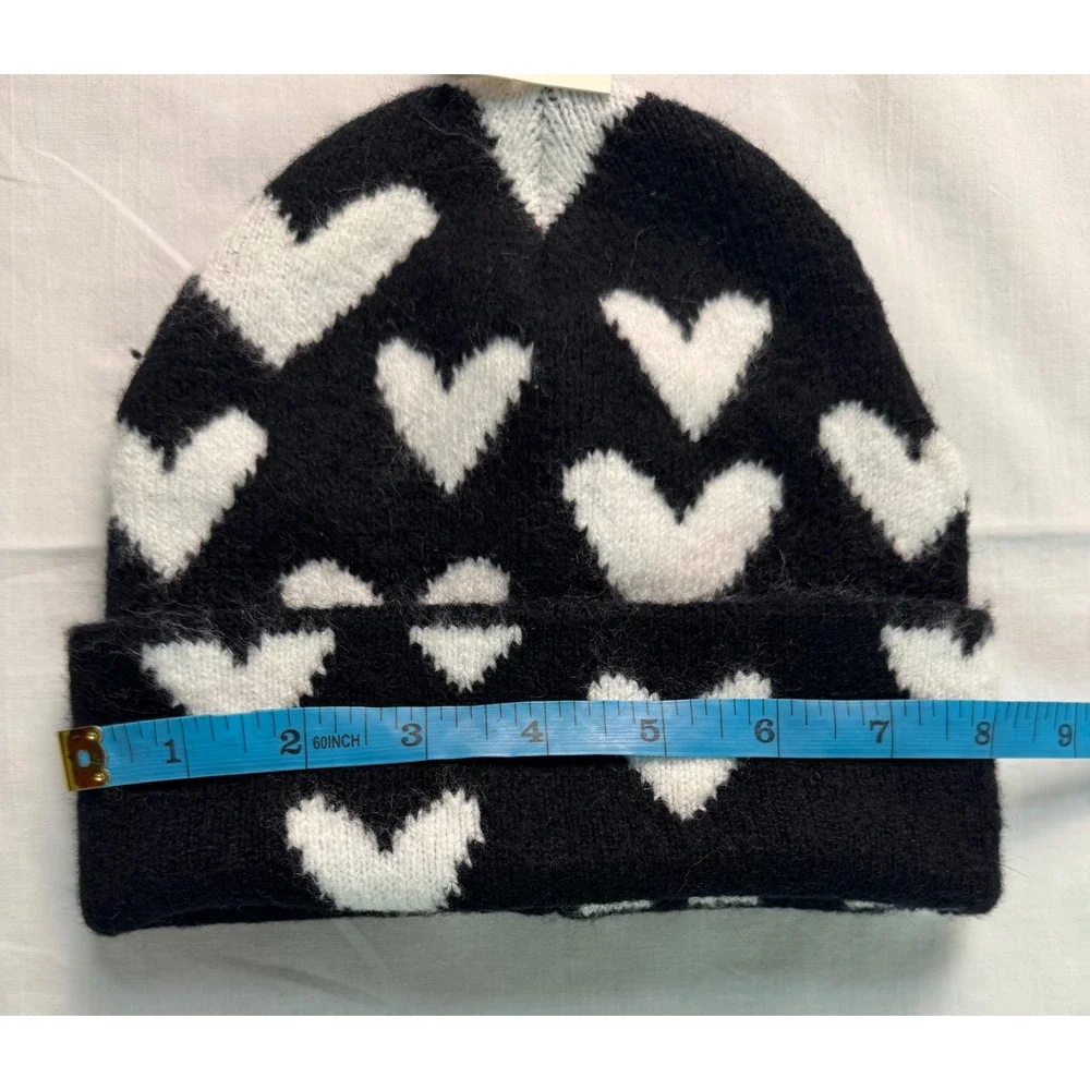 Cat & Jack Girls Black White Heart Knit Beanie Hat OSFM New